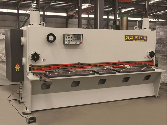 QC11Y/K數(shù)控液壓閘式剪板機(jī)