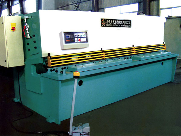 QC12Y/K-系列液壓擺式剪板機(jī)