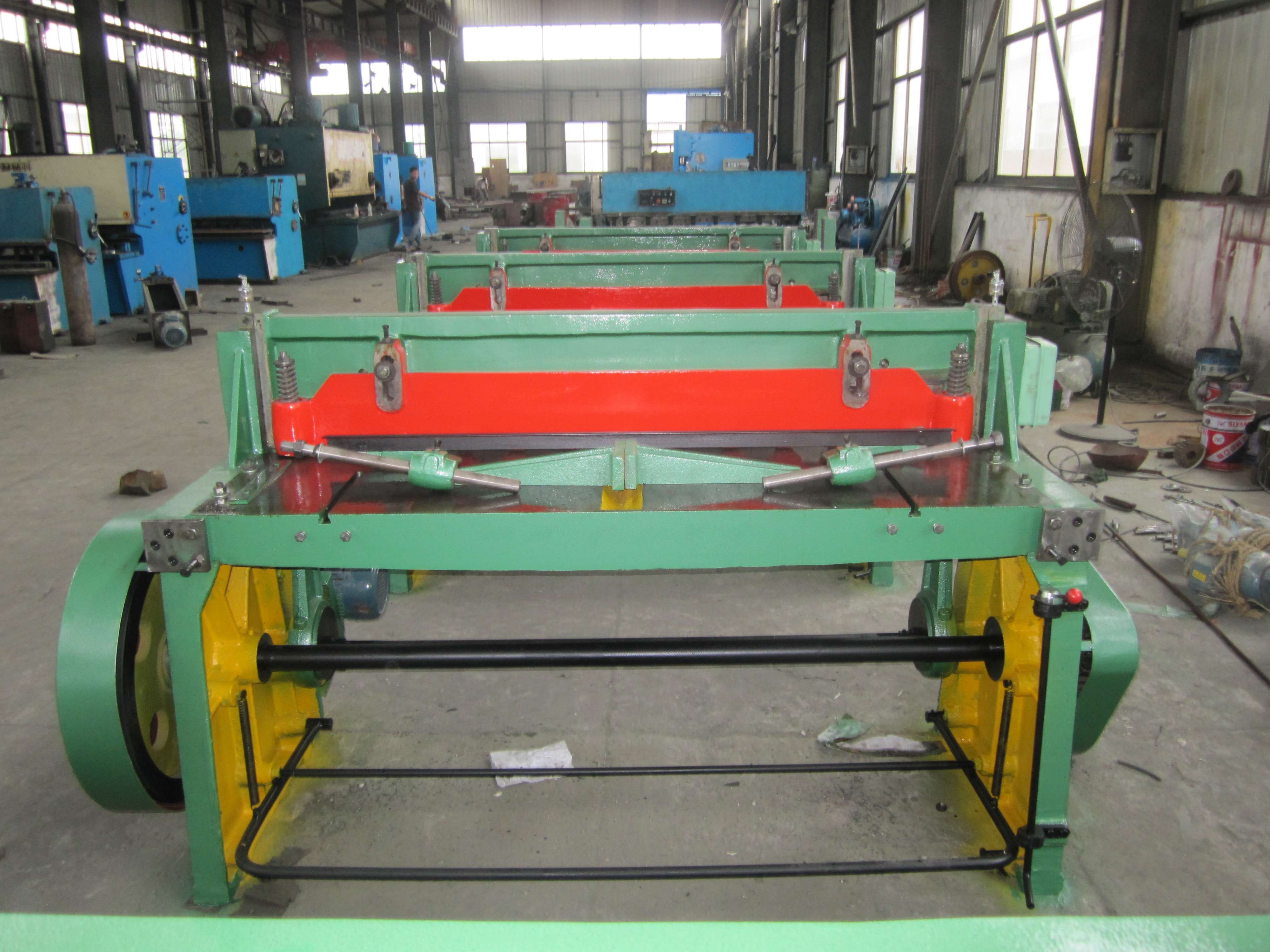 Q11系列機(jī)械剪板機(jī)